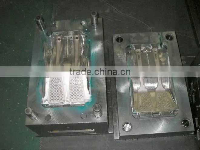 Precise mold for plastic spoon