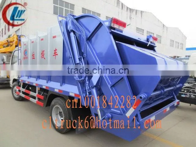 Dongfeng Small 4*2 Refuse Compactor with rear bucket
