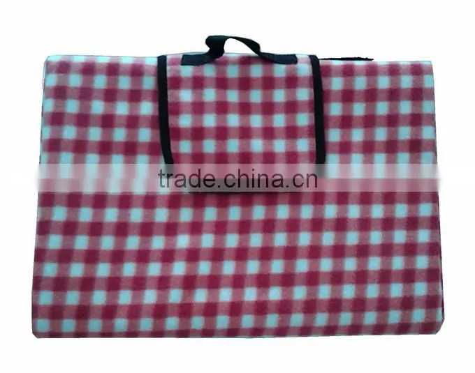 Hot sale red and white plaid print polar fleece blanket for picnic
