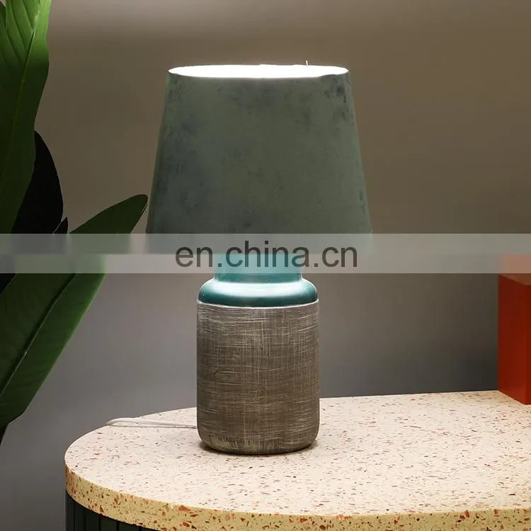 Wholesale cheap modern matte dark green ceramic bedside lamp for home decor