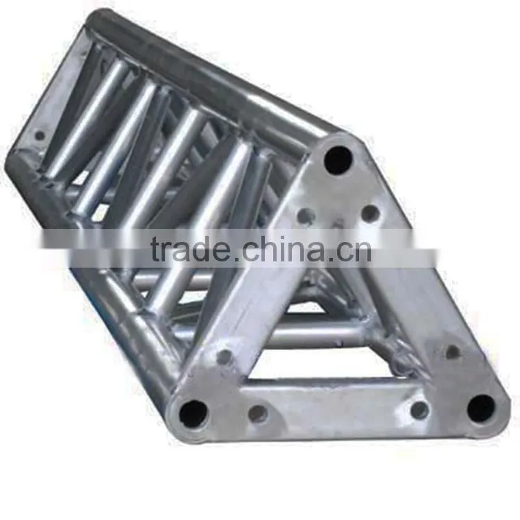 Strong aluminum triangle lighting truss