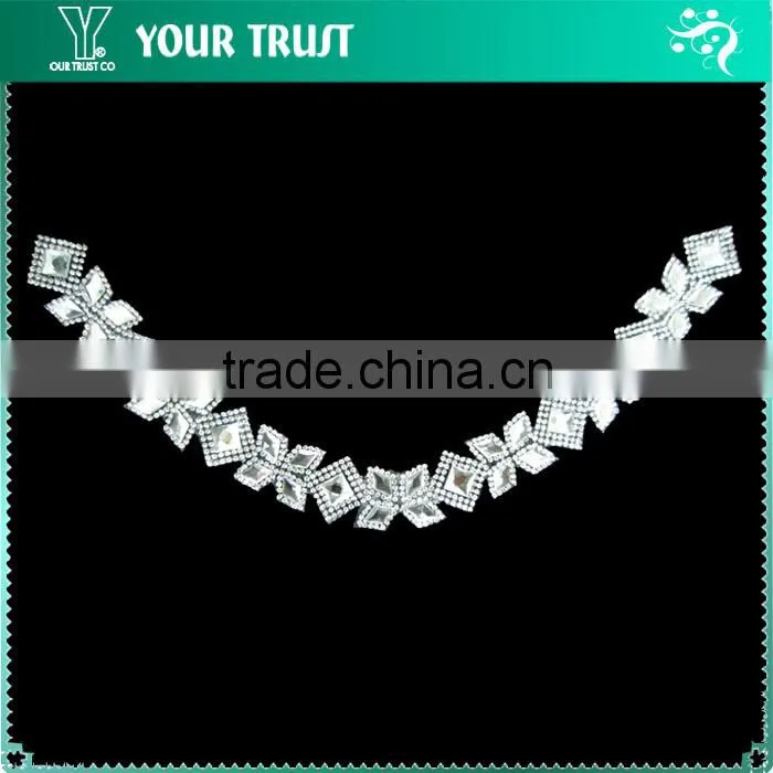 Fashion Ribbon Lady Crystal Jewelry Rhinestone Bead Necklace