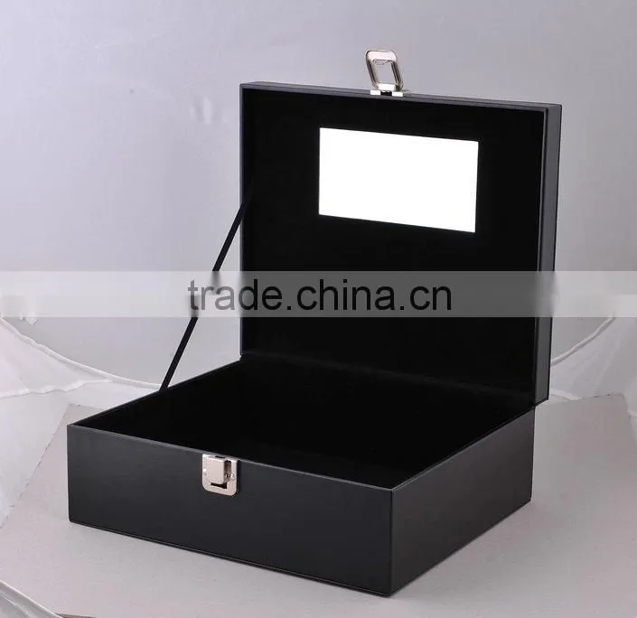 Jewelry storage case with mirrow inside
