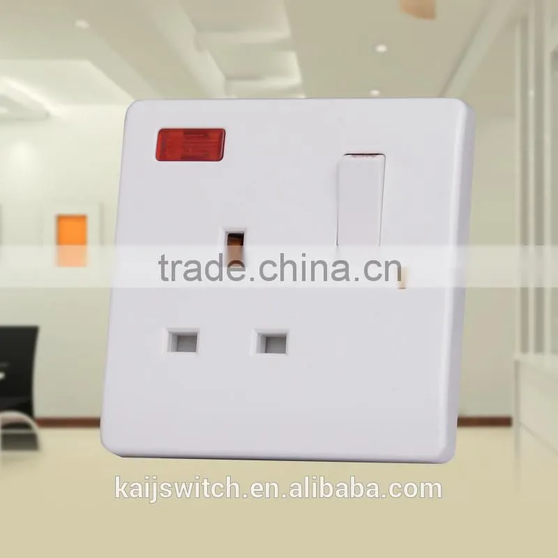 electrical UK 3 flat pin 13 amp plug with 1 gang switch