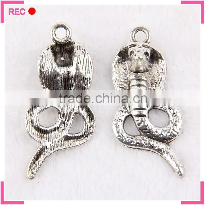 Dog shaped metal pendant designs for women, imitate antique silver dog pendant