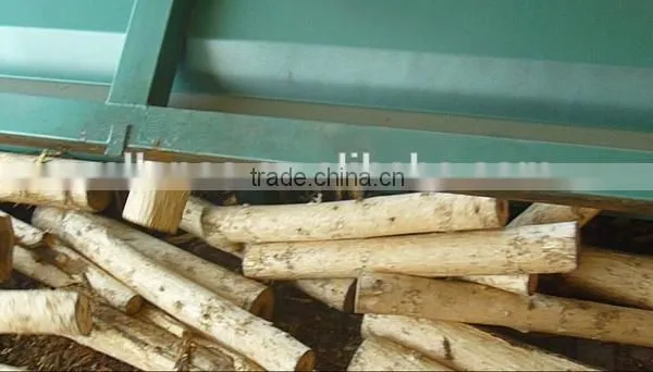 China manufacturer Double Roller wood bark stripping machine with high peeling rate and capacity
