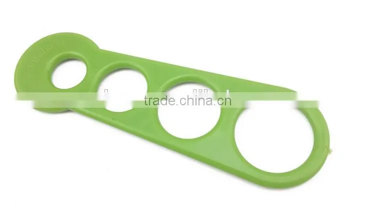 Plastic pasta spaghetti measuring tool