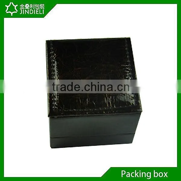 Small ring box with satin and velvet inlay