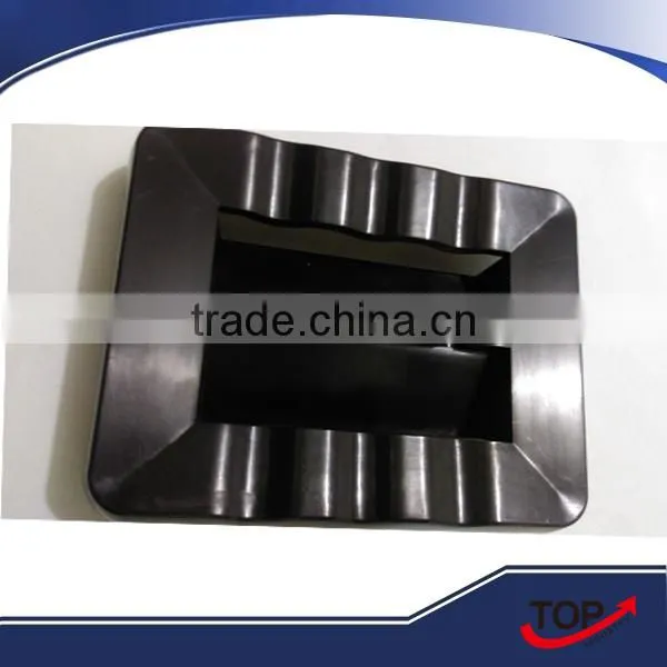 2016 newly-designed square windproof plastic ashtray