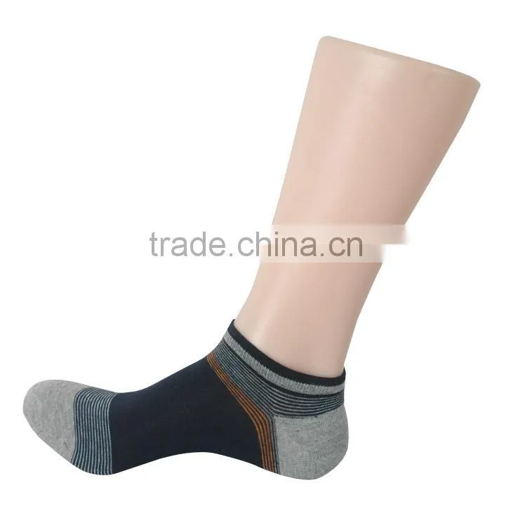China Factory Smell Free Antibacterial Men Sock Manufacturer