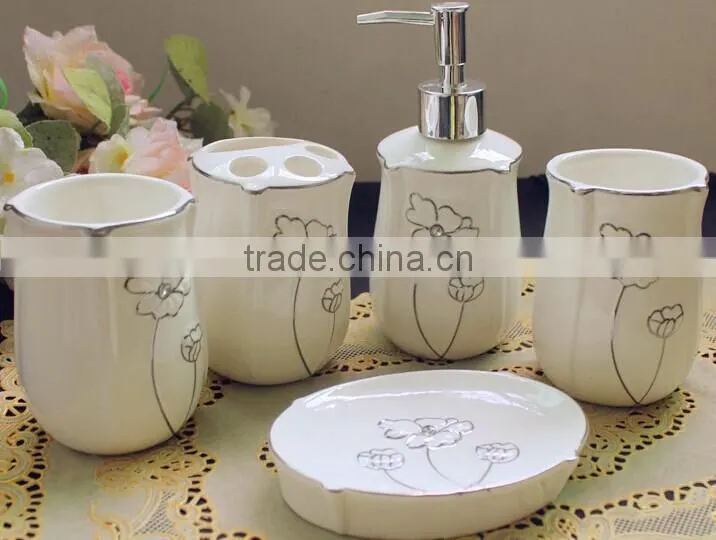 Promotional Cheap Porcelain Ceramic Bathroom Set