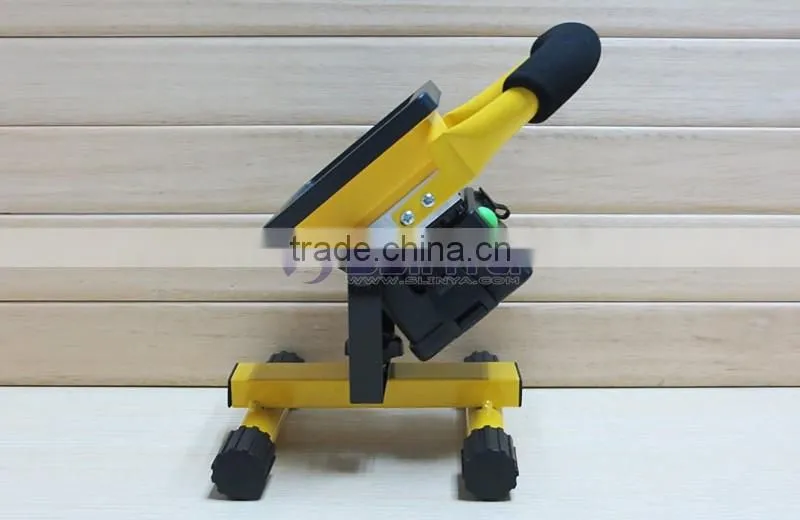 AC 90-240V 30W Die-casting Aluminum Rechargeable LED Flood Light Outdoor