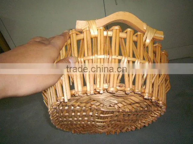 2013 new style honey willow storage basket with wood handle