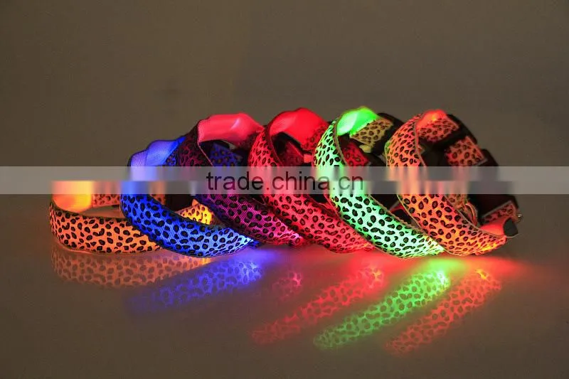 Leopard-print flat fibre LED collar light pet dog collar supports customized size