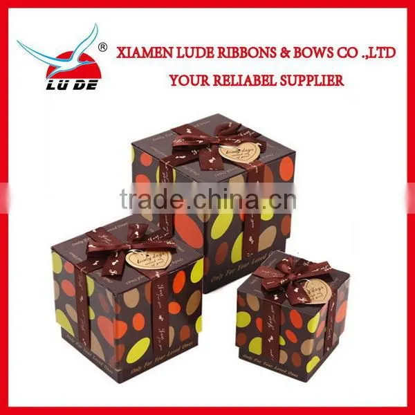 Wholesale ribbon gift box packing bows