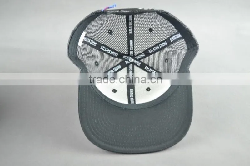 Custom 6-panel snapback cap with 3D embroidery logo