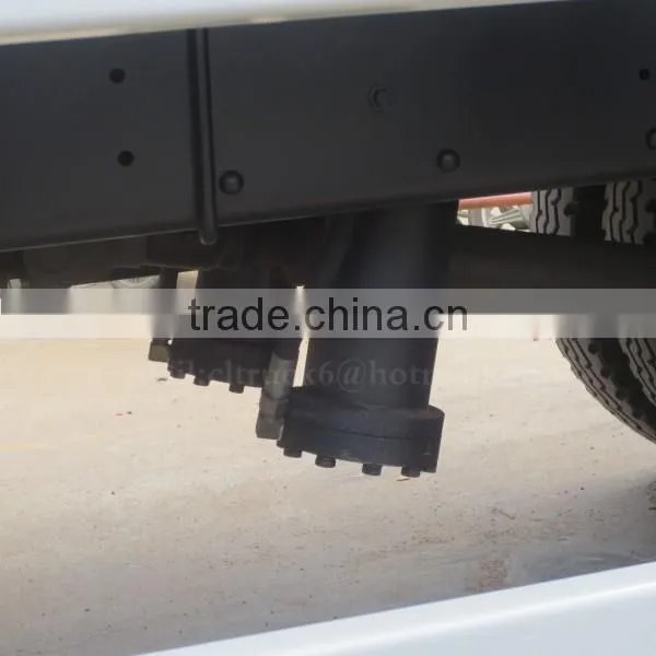 185hp 4*2 DONGFENG Compression Docking Garbge Truck 17 m3
