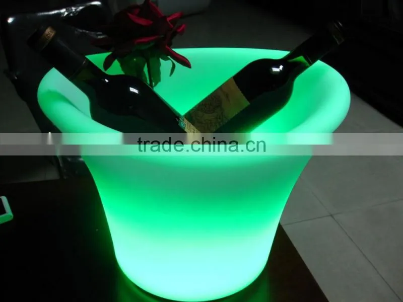 New fashionable design garden decor led plastic flower pots