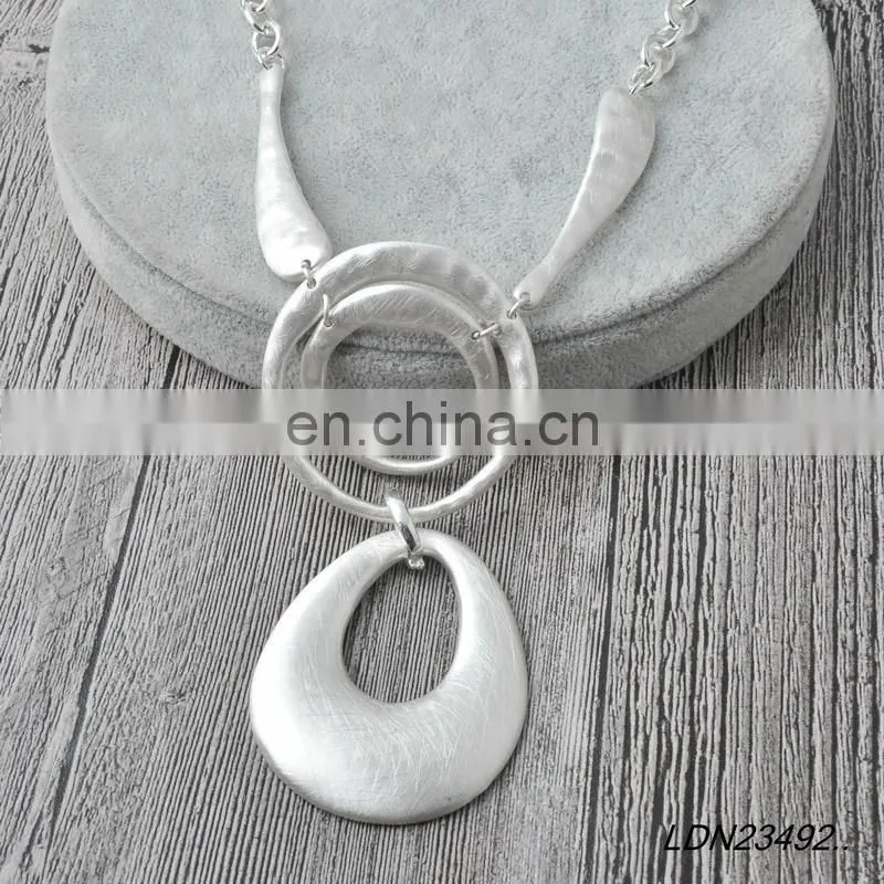 Silver Hammered Circle Necklace
