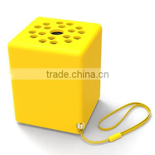 Hot sale 2014 supports 2 phones connection with voice prompt in English bluetooth mini silicone speaker
