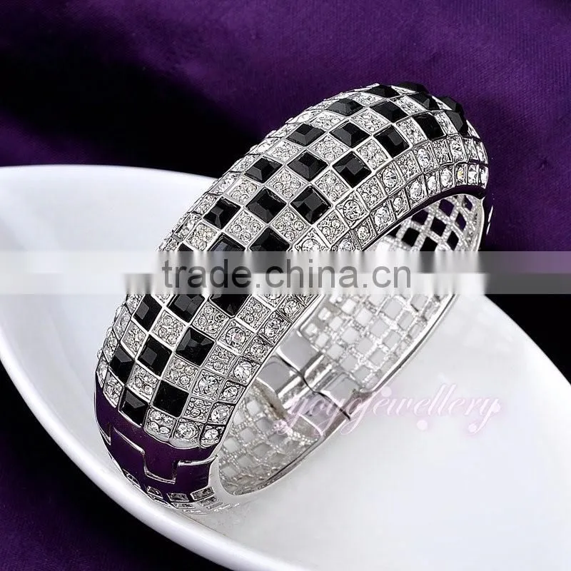 Luxury latest design vogue jewellery 18k gold bangle saudi arabia bangle bracelet