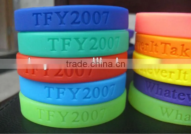 Custom round silicone bracelet