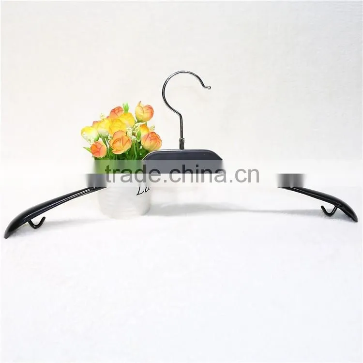 Top quantity unique plastic clothes hanger on sale