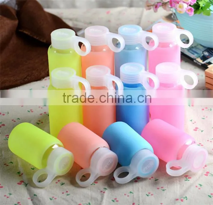 Factory low price of unbreakable silicate glass water bottle,anti heating slicone sleeve glass water bottle