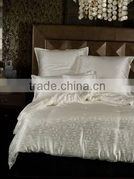 Luxurious Printed Mulberry Silk Quilt