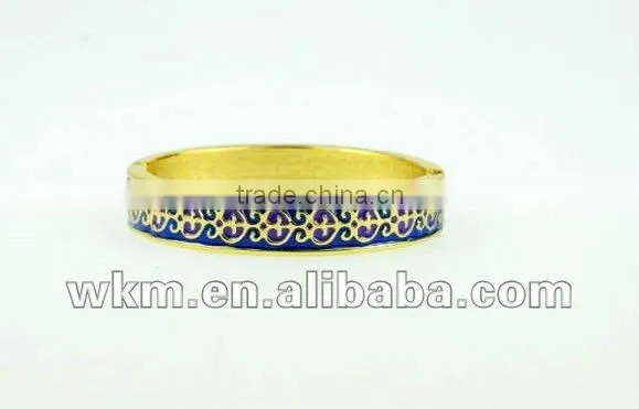 Elegant bangle