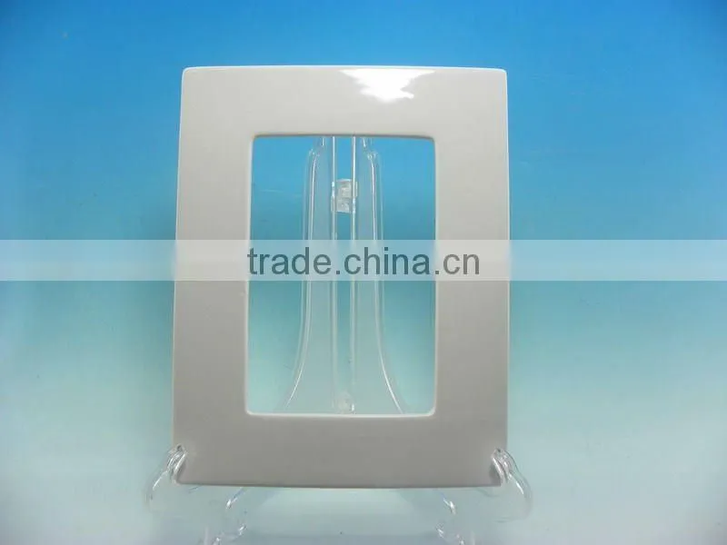 WHITE CERAMIC PHOTO FRAME