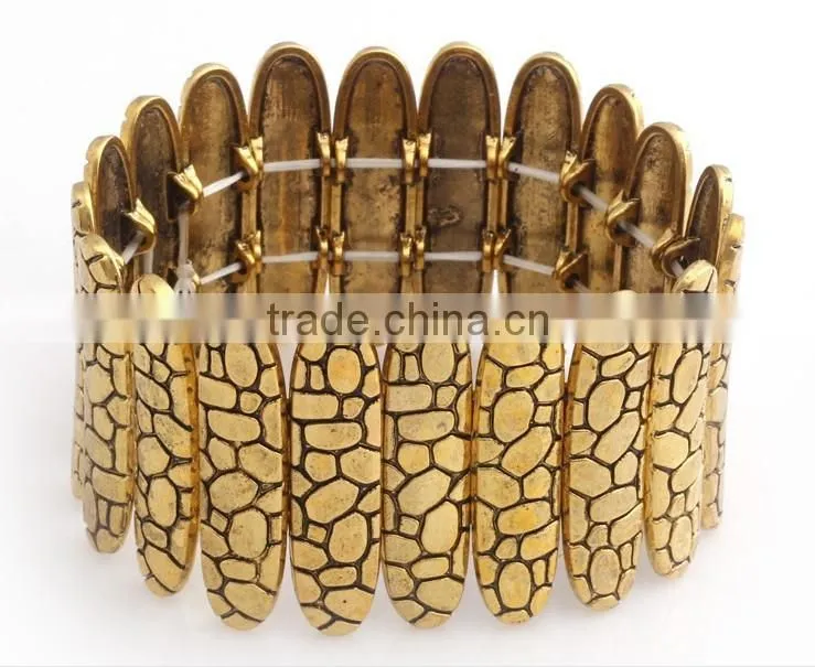 New handmade resin bracelets hotsale blue and white colored resin cuff bracelet