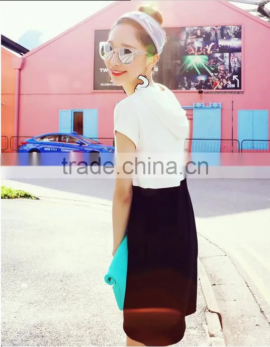 A white dress with short sleeves
