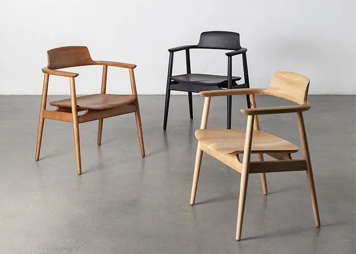 What factors should be considered when choosing dining chairs?