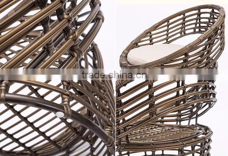 Outdoor Leisure Dining Table Set Garden Wicker Egg Chair Rattan Furniture Italian Design