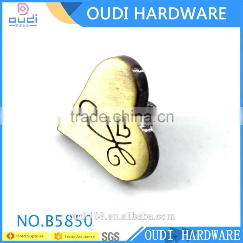Heart shape custom logo garment accessories shank press button