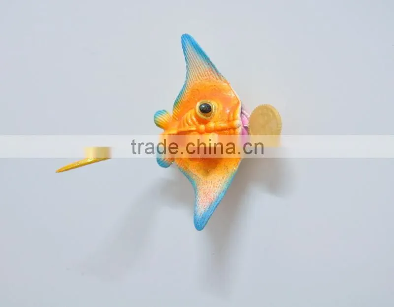 5 inch Glitter Surface Butterfish eat Dollars Little Fish 3d Plastic Fridge Magnet