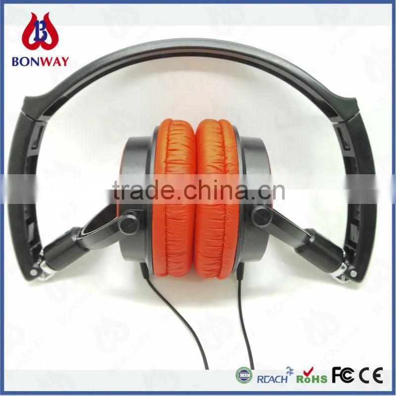 Ear muff headphones for mp3 players
