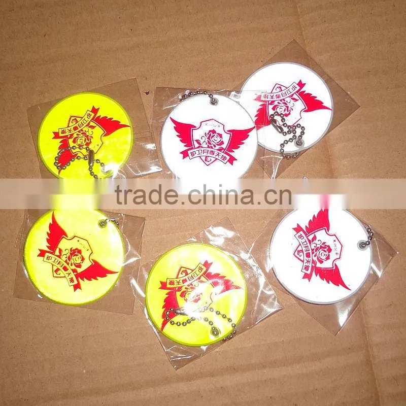 reflective custom promotional cheap pvc keychain