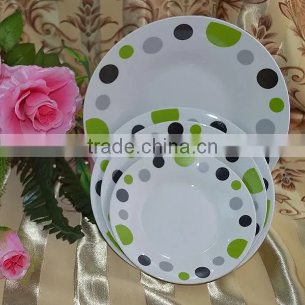 plain white porcelain plate round shape with modern decal