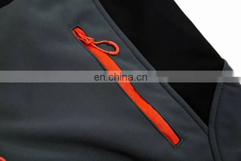 Breathable Hiking Jacket Men's Water Resistant Hooded Softshell Jacket