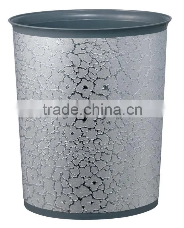 Garbage can