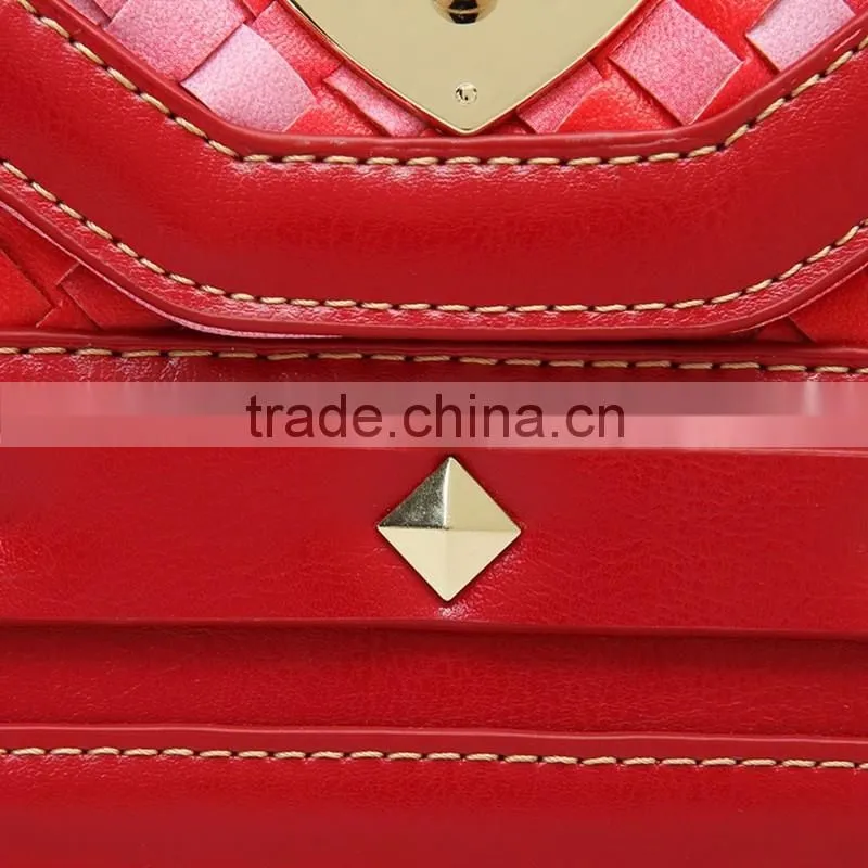 Latest design manufacturers ladies woven leather hand bags at low price