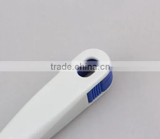 Plastic Slot Cleaning Brush With Scraper