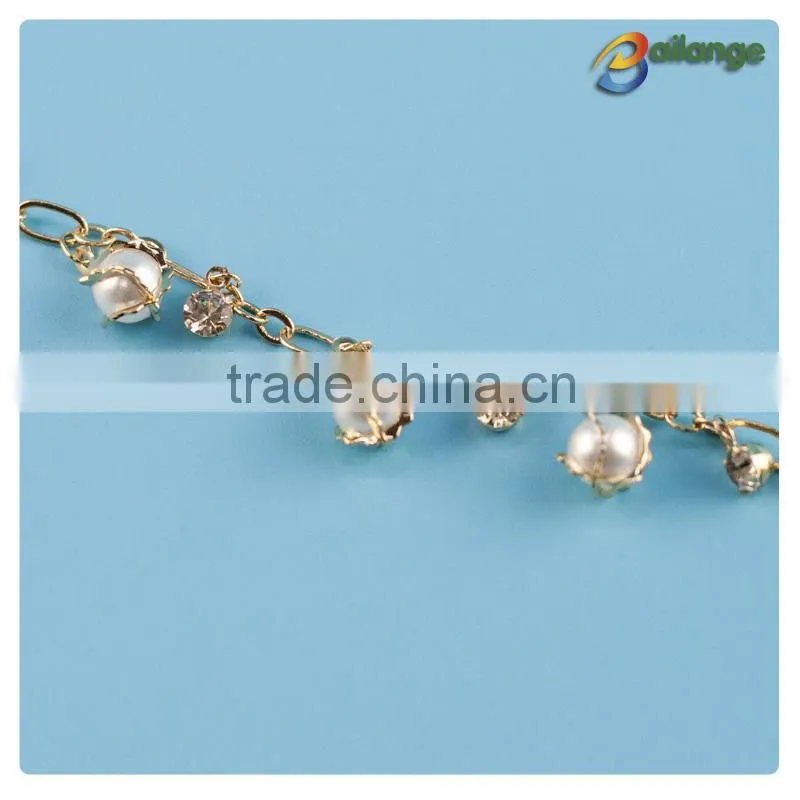 2015 new arrival made in China high quality fashion Crystal key chain garment accessory