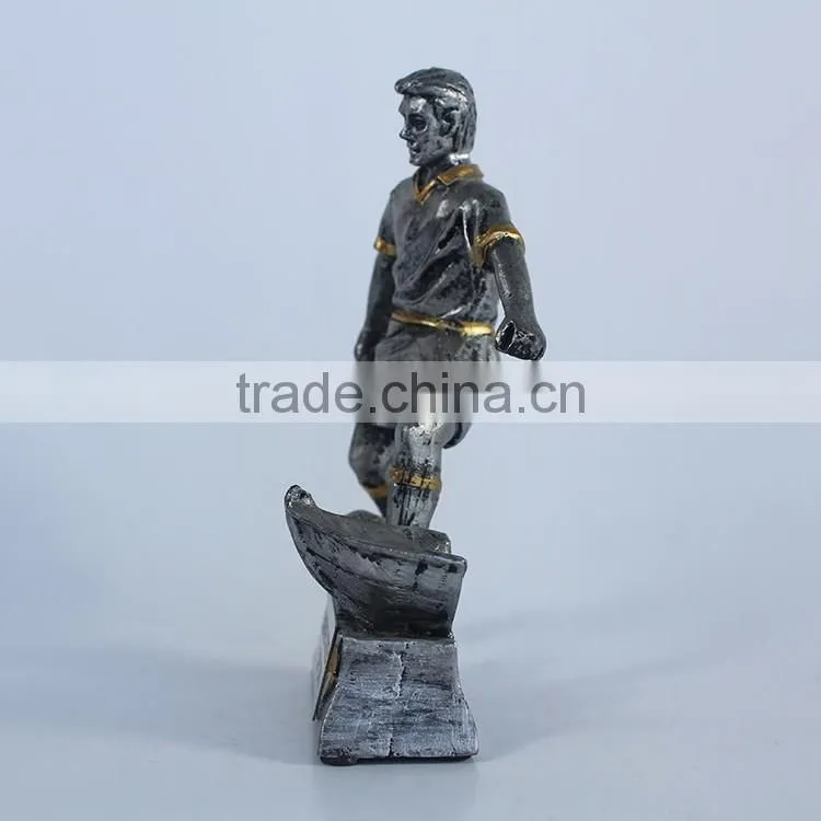 Decorate trophy resin football player figurine