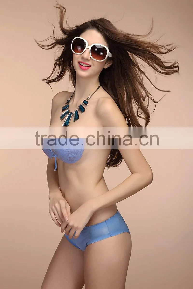 V shape bra model image