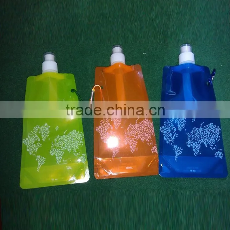 New design bpa free plastic foldable water drink bottle bag with hook and gravure printing,custom bottle bag