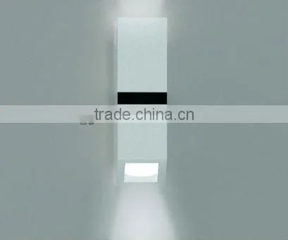LAYER WALL MOUNTED LIGHT