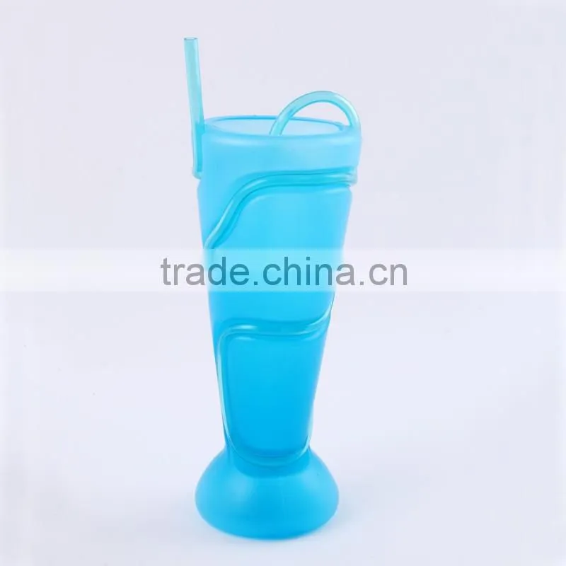 New design Colorful plastic cups with straw